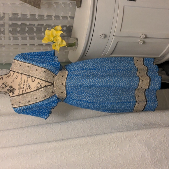 Anthropologie Dresses & Skirts - Anna Sui Made for Anthropologie Kimono silk Dress, size 4.